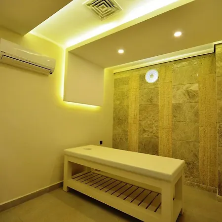 Konak Seaside 2+1 Luxury Махмутлар
